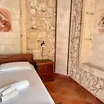 Accommodation Santa Domenica