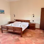 Panzió Accommodation Santa Domenica